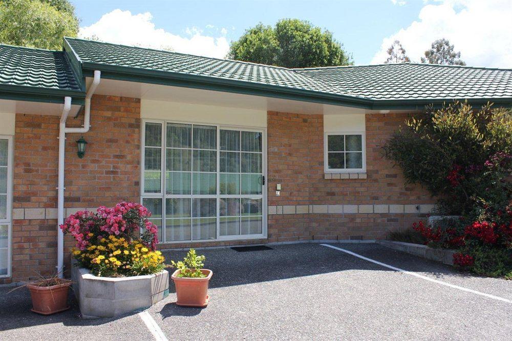 Aspen Court Motel Taihape Exterior foto