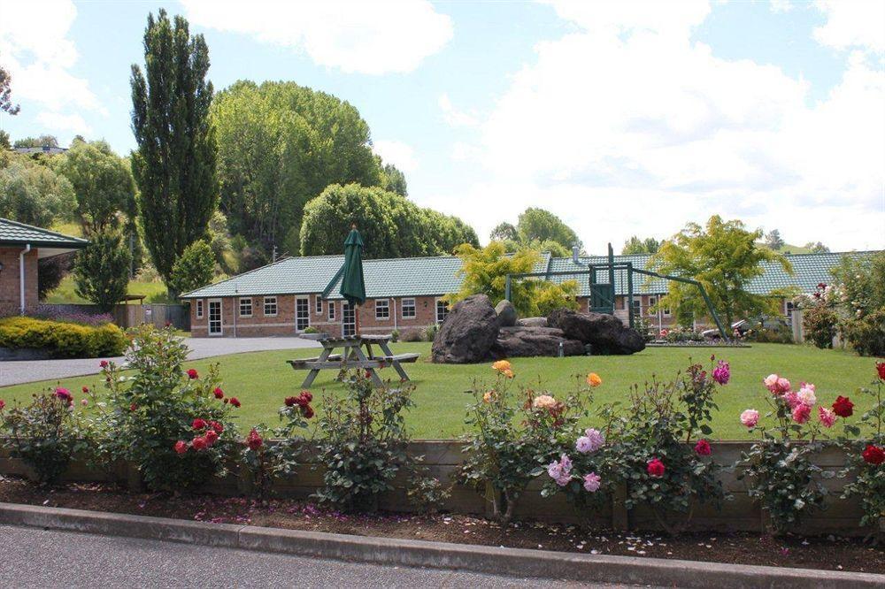 Aspen Court Motel Taihape Exterior foto